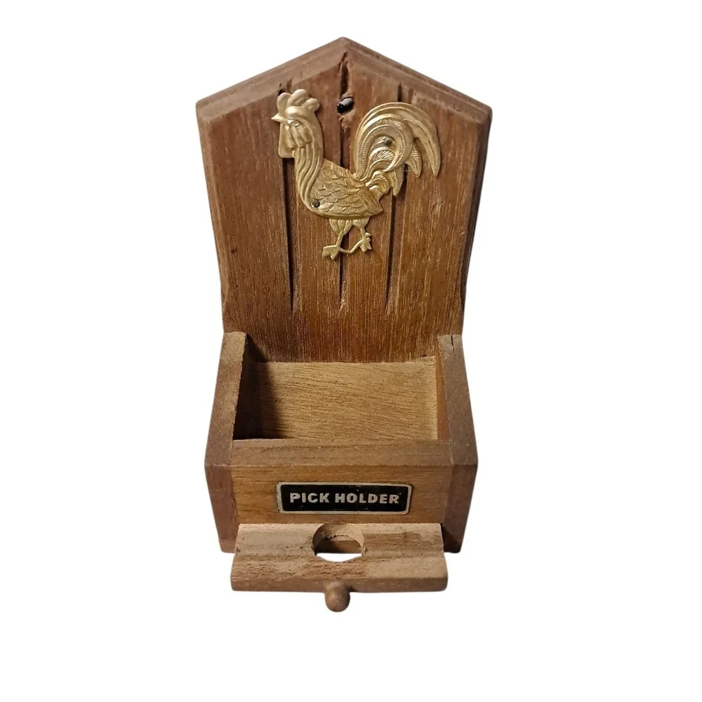 Vintage wooden toothpick dispenser/holder with a rooster‎ emblem